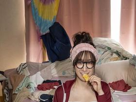 久々に帰省したら巨乳の幼馴染がムッツリ性豪喪女ニートになっていて… 汚部屋で金玉空っぽになる程中出しセックスで搾り取られた僕 わか菜ほの　サンプル画像17